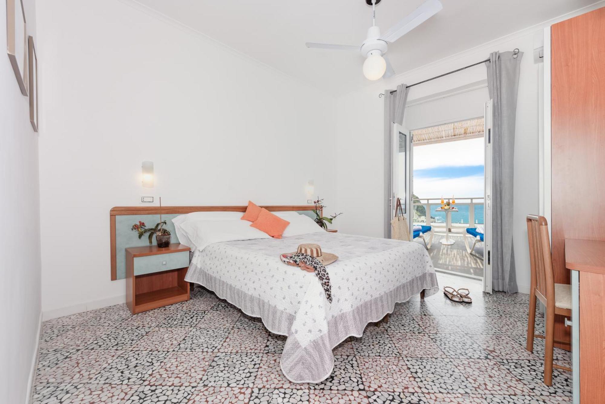 Hotel Villa Sirena Sant'Angelo  Esterno foto