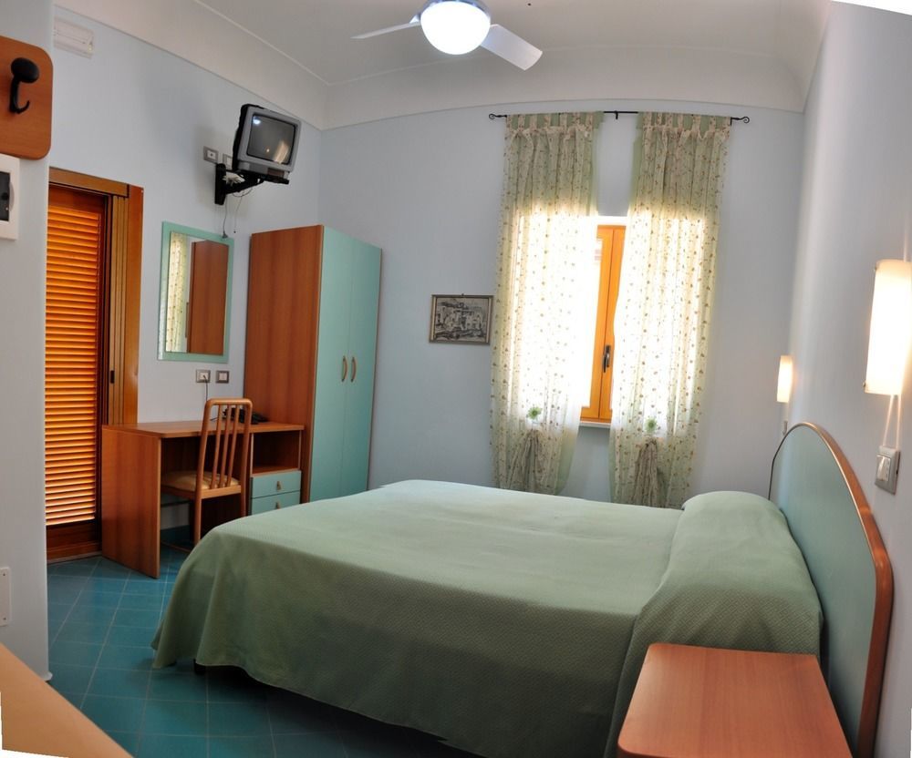 Hotel Villa Sirena Sant'Angelo  Esterno foto
